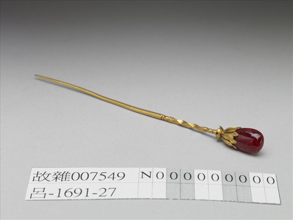 金嵌寶石抱頭蓮簪