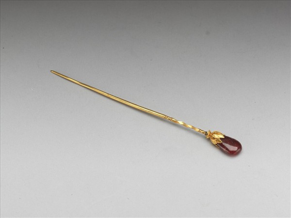 金嵌寶石抱頭蓮簪