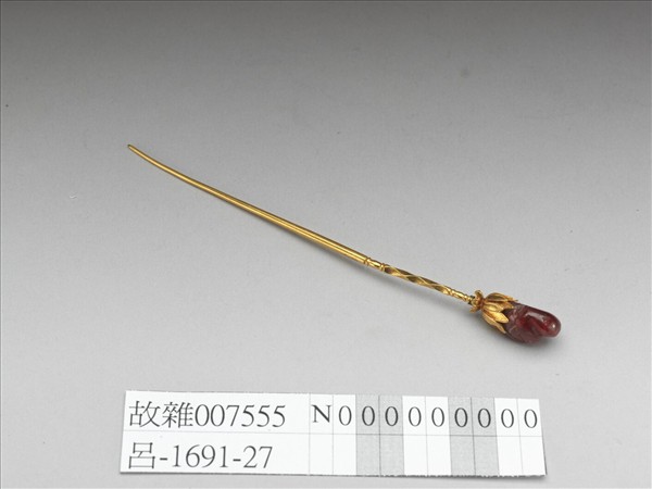 金嵌寶石抱頭蓮簪