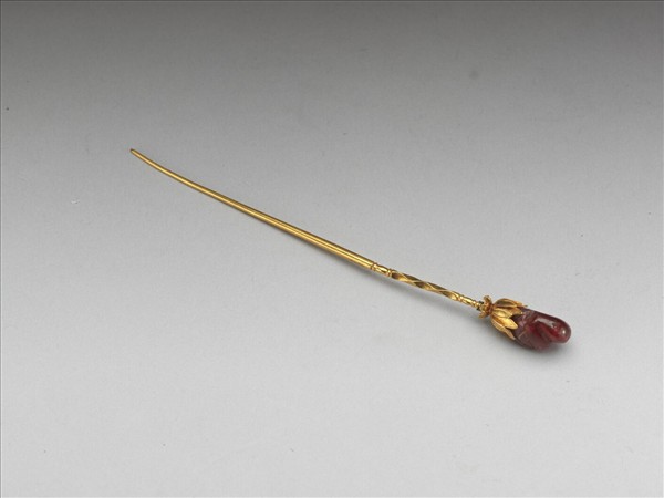 金嵌寶石抱頭蓮簪