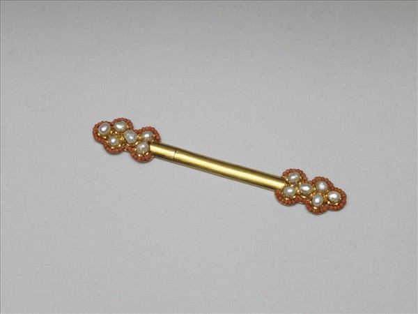 金嵌珊瑚珠簪