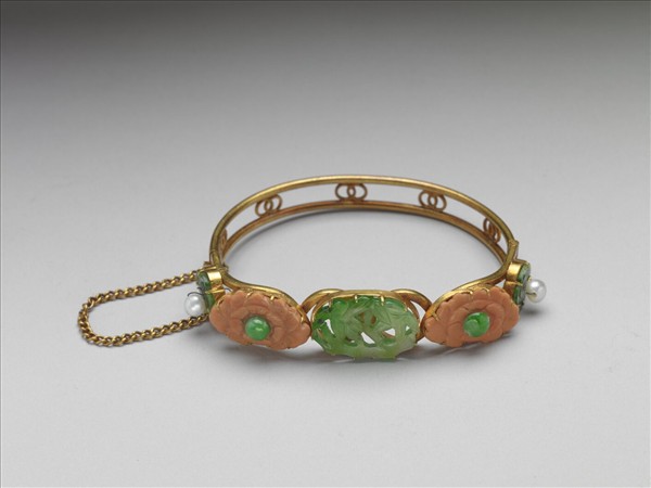 金嵌珊瑚珠翠鐲