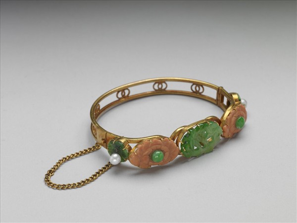 金嵌珊瑚珠翠鐲