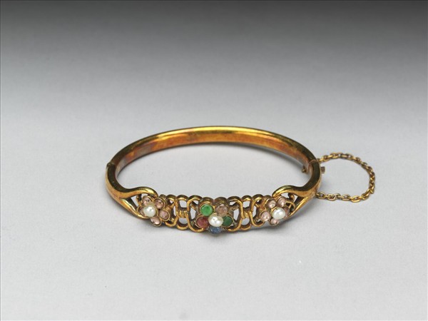 金嵌珠寶鐲