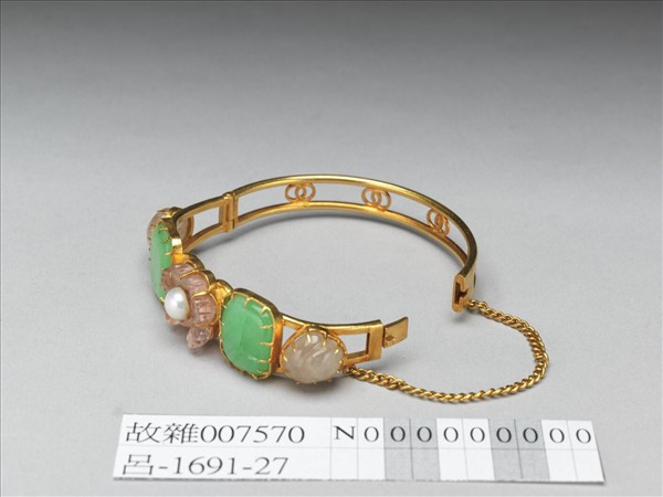 金嵌珠寶手鐲
