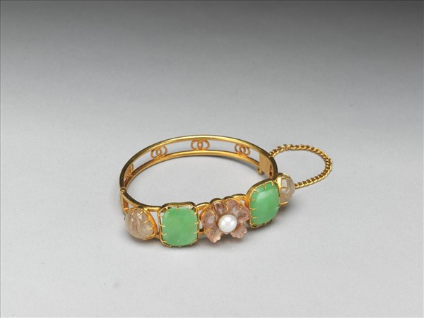 金嵌珠寶手鐲