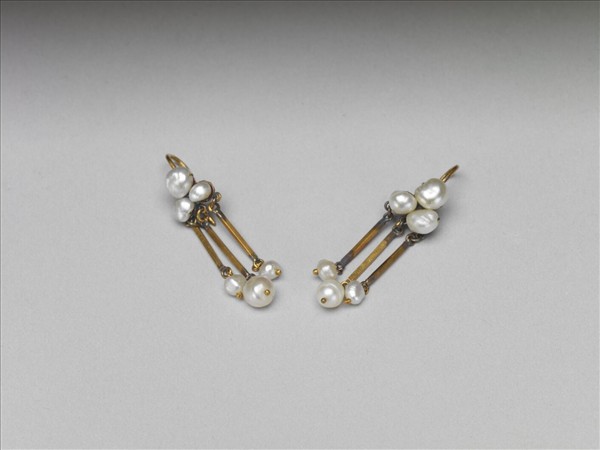 金嵌珍珠耳墜（二件）