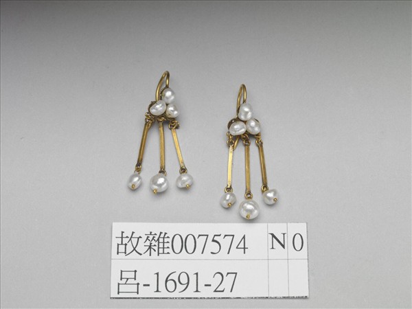 金嵌珍珠耳墜（一對）