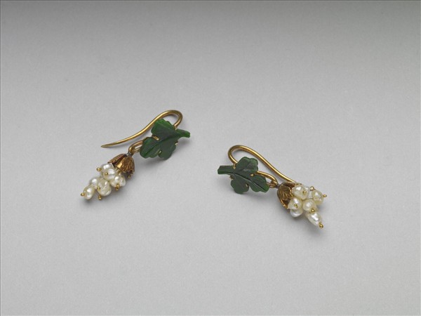 金嵌珠翠葡萄耳墜（一對）