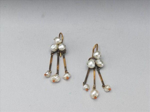 金嵌珍珠耳墜（一對）