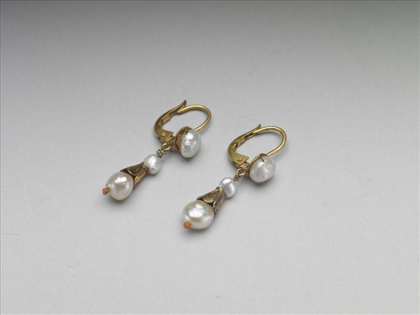 金嵌珍珠耳墜（一對）