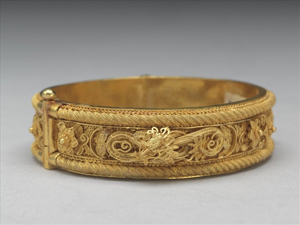 金纍絲花卉龍紋鐲（二件）