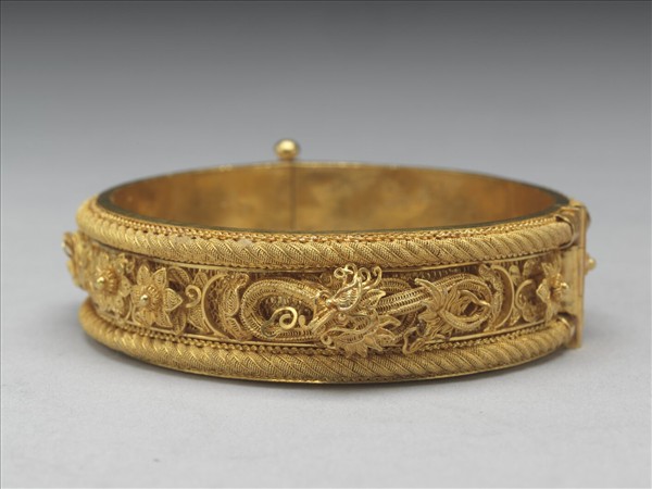 金纍絲花卉龍紋鐲（二件）