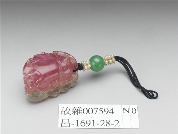 碧璽巧雕瓜蝠珮