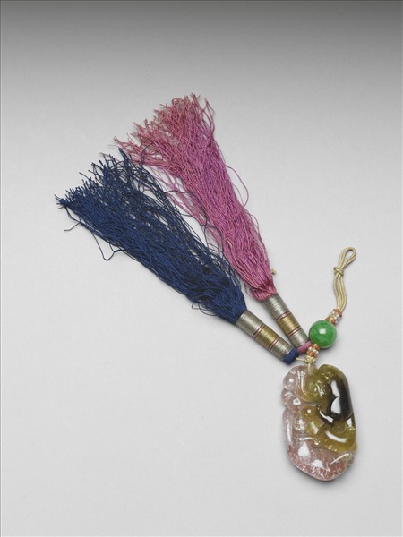 碧璽巧雕雙獾珮