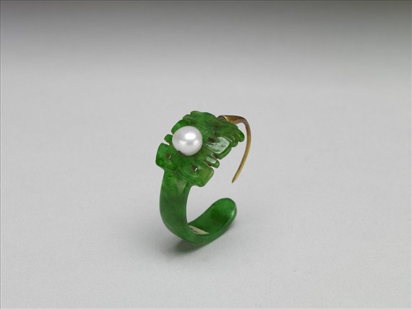 翠玉嵌珠囍字耳墜