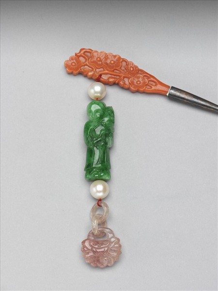 珊瑚翠玉持芝嬰步搖