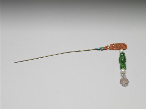 珊瑚翠玉持芝嬰簪