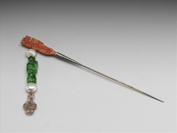 珊瑚翠玉持芝嬰簪
