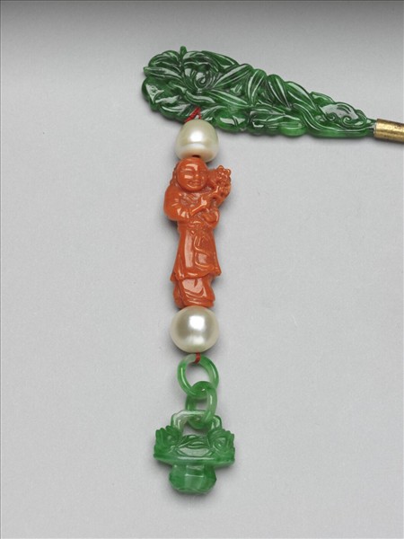 翠玉珊瑚持芝嬰步搖