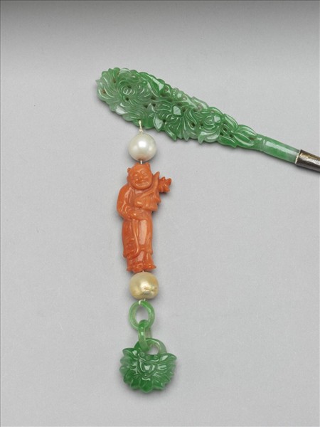 珊瑚翠玉持芝嬰簪