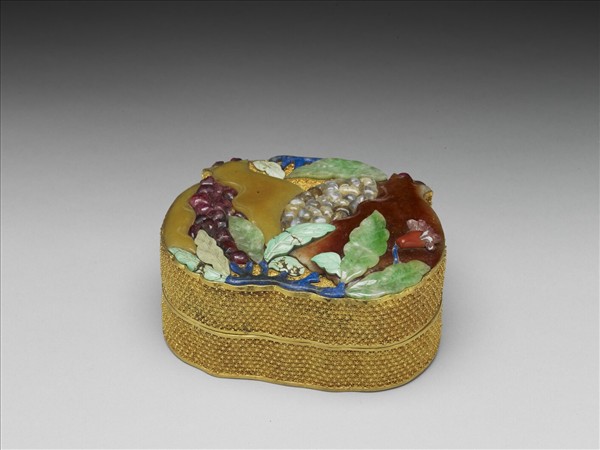 金纍絲嵌寶石榴形盒
