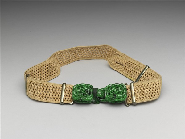玉鏤雕螭紋帶扣涼帶