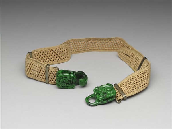 玉鏤雕螭紋帶扣涼帶