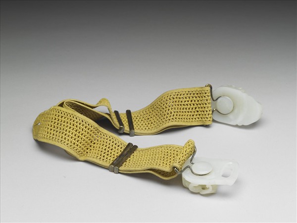 玉鏤雕螭紋帶扣涼帶