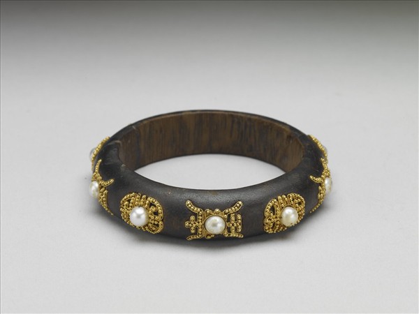嵌珠沈香鐲