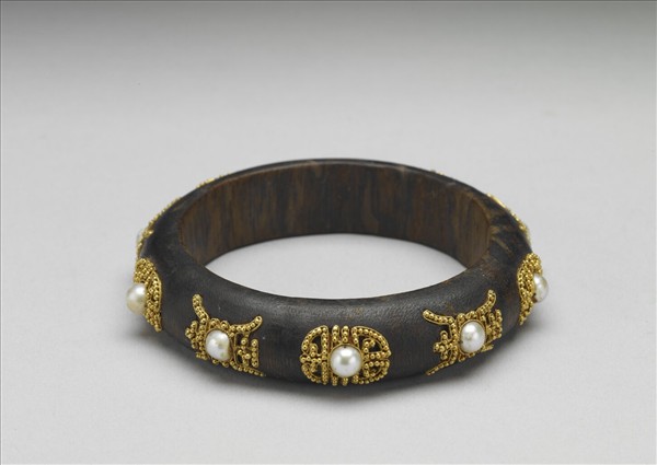 嵌珠沈香鐲