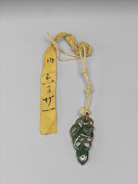 翠玉福瓜蝙蝠佩飾