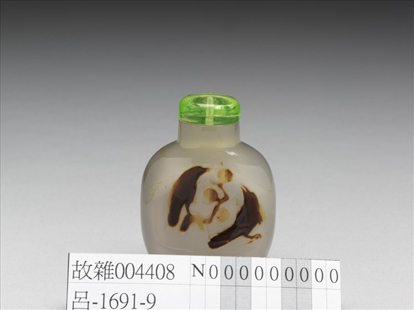 瑪瑙巧雕喜上眉梢鼻煙壺