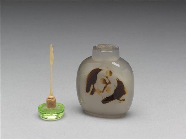 瑪瑙巧雕喜上眉梢鼻煙壺