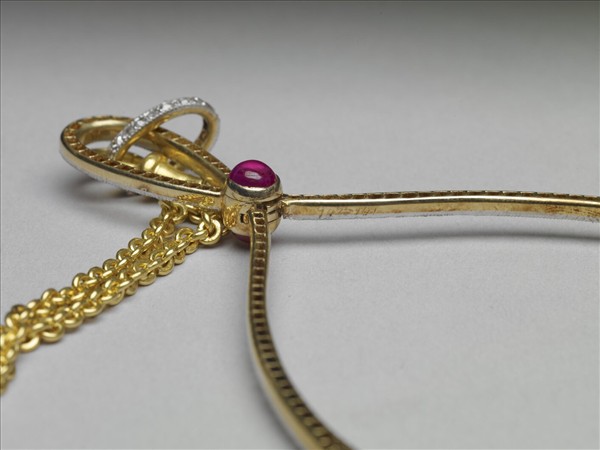 西洋帶鍊鑲鑽眼鏡