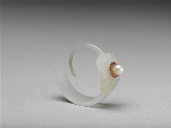 嵌珠碧璽玉耳環