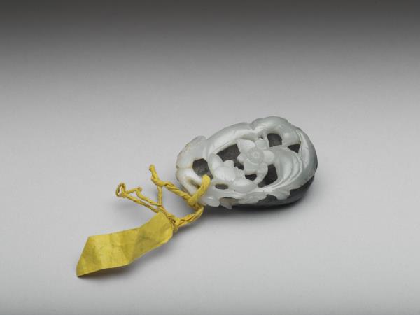 玉雕喜上眉梢墜飾