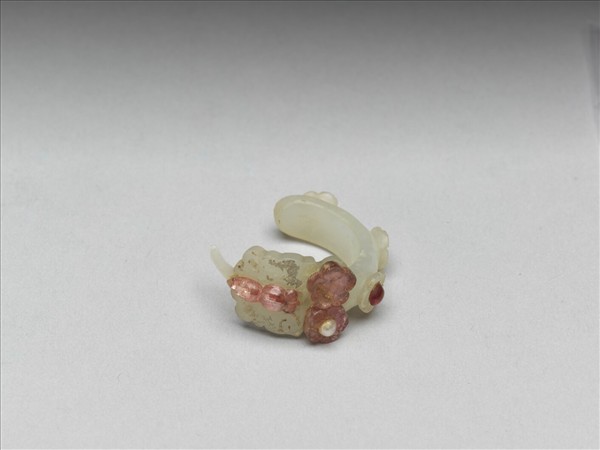 嵌珠碧璽玉耳環