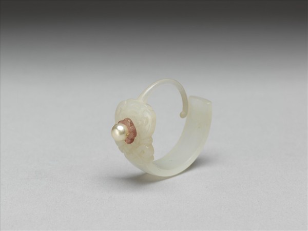 嵌珠碧璽玉耳環