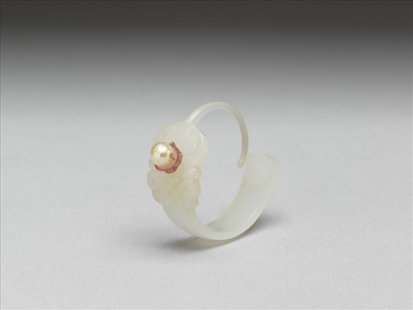 嵌珠碧璽玉耳環