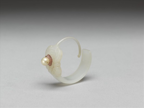 嵌珠碧璽玉耳環