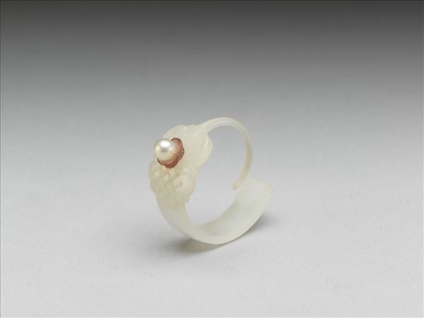 嵌珠碧璽玉耳環