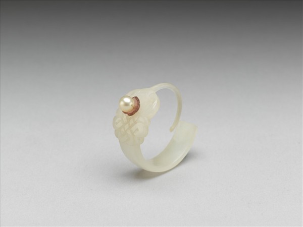 嵌珠碧璽玉耳環