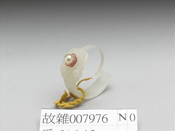 嵌珠碧璽玉耳環