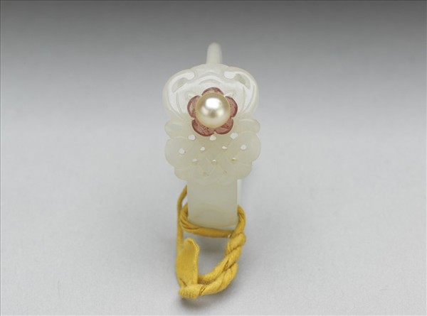 嵌珠碧璽玉耳環