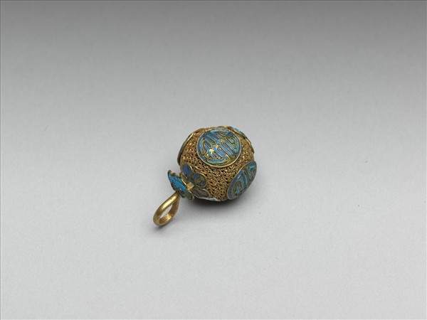 銅鍍金纍絲點翠團壽鈕子