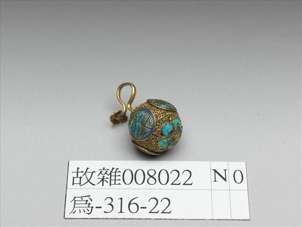 銅鍍金纍絲點翠團壽鈕子