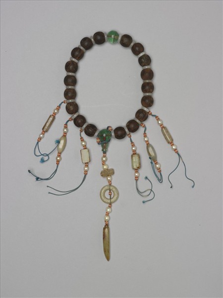 茄楠木漢玉墜飾手串