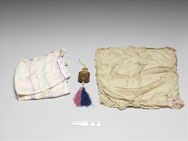 茄楠嵌寶石福壽萬年香佩