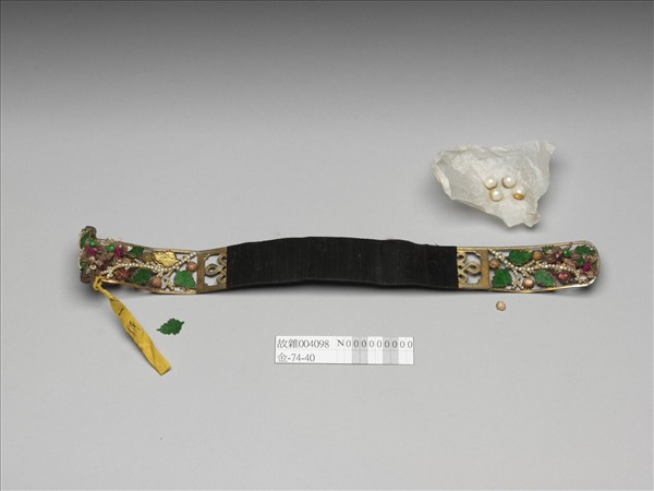 鍍金鏤空嵌珠寶扁方